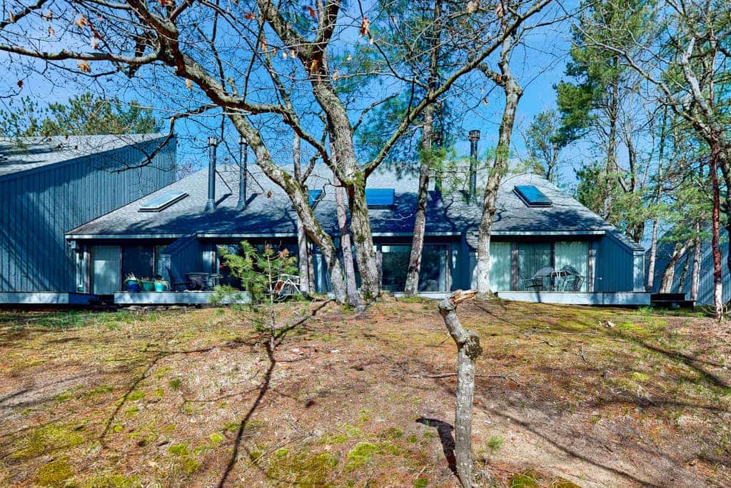 River-view condo on Crystal River with loft, deck, community firepit & fireplace