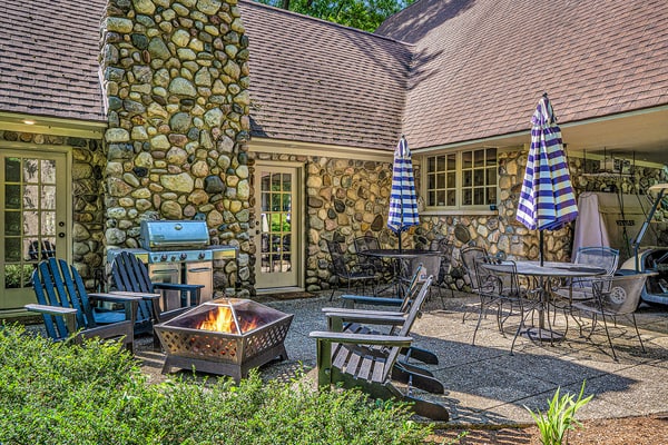 Professionally designed home on golf course w/golf course view, gas grill, patio