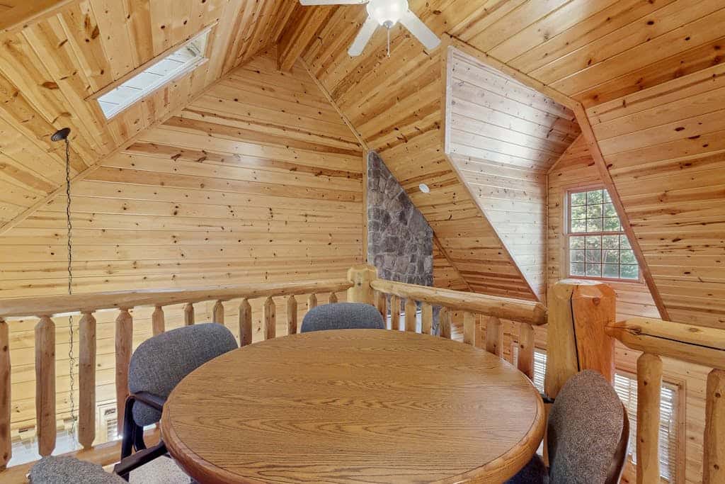 Kingfisher Cove Cabin 19