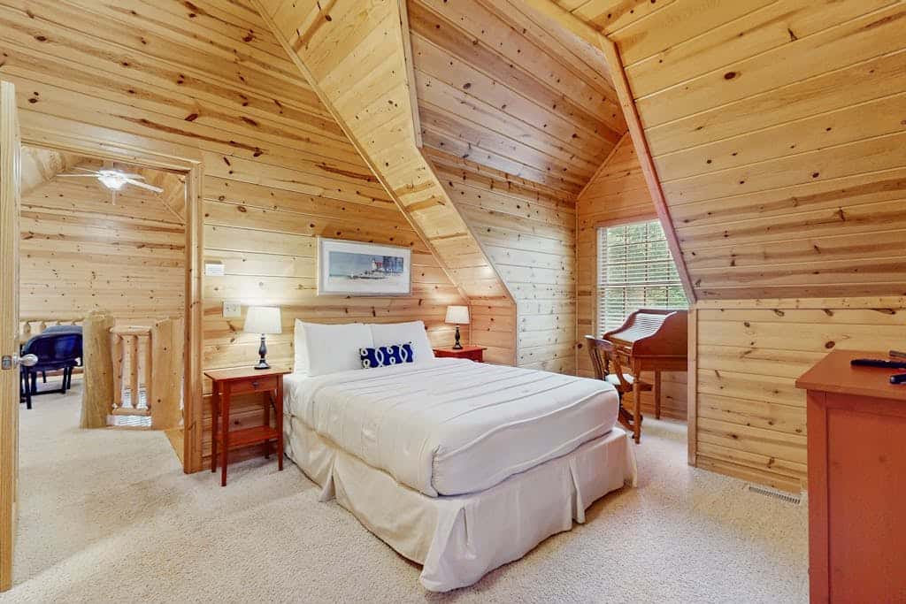 Kingfisher Cove Cabin 19