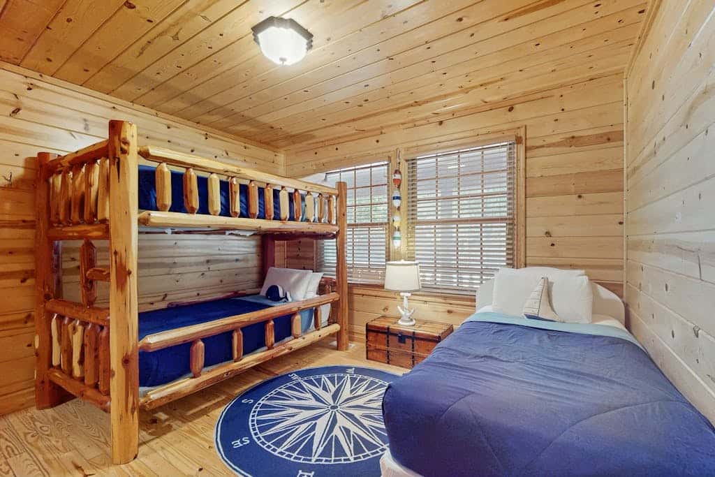 Kingfisher Cove Cabin 19