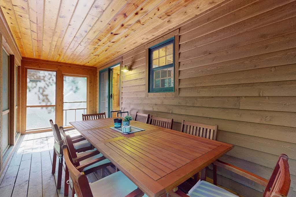 Kingfisher Cove Cabin 19