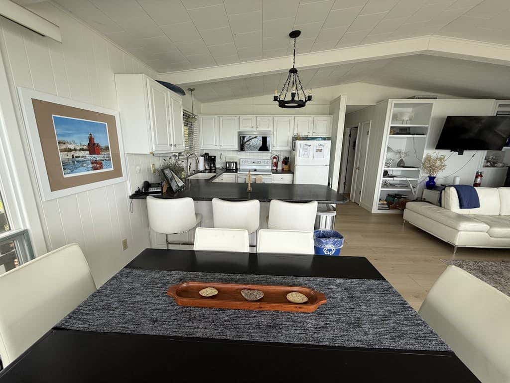 Bluffs Cove
