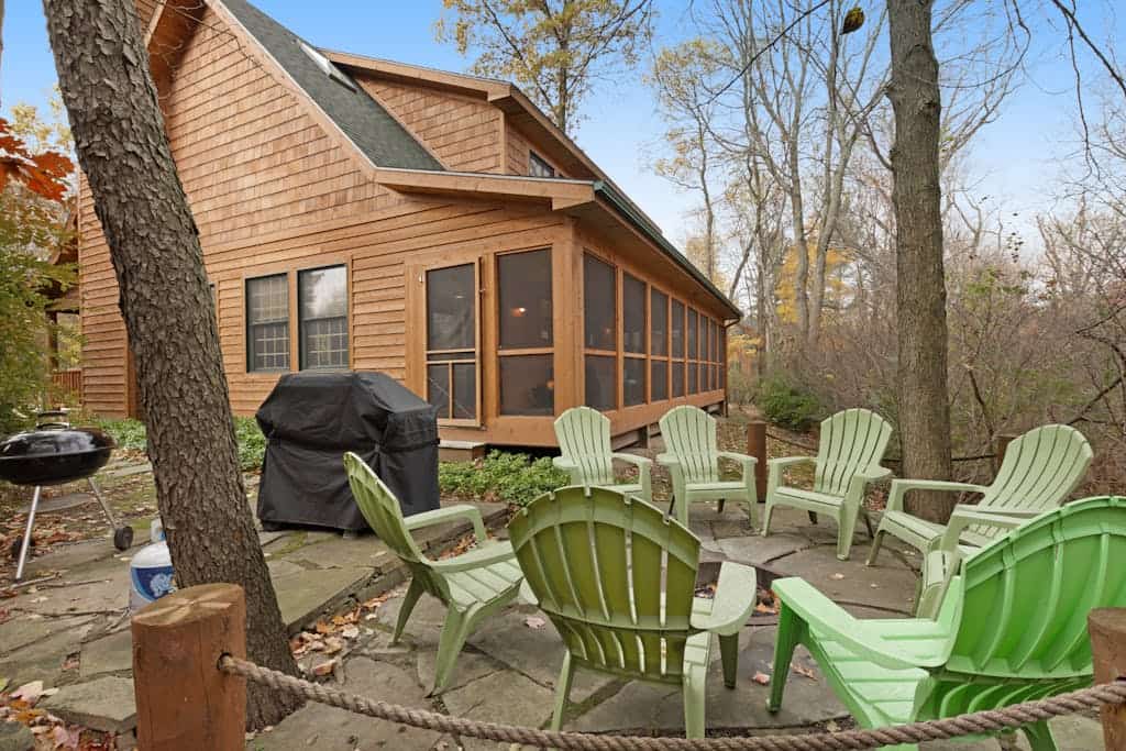 Log Cabin-Style Home with Private Hot Tub and Close Proximity to the Lake