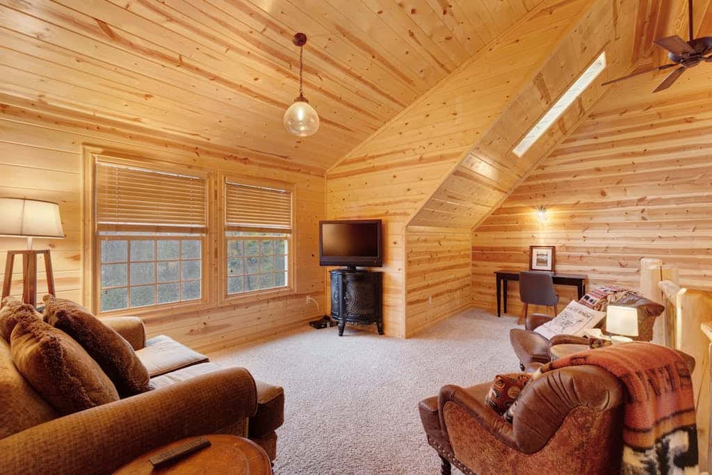 Kingfisher Cove Cabin 2