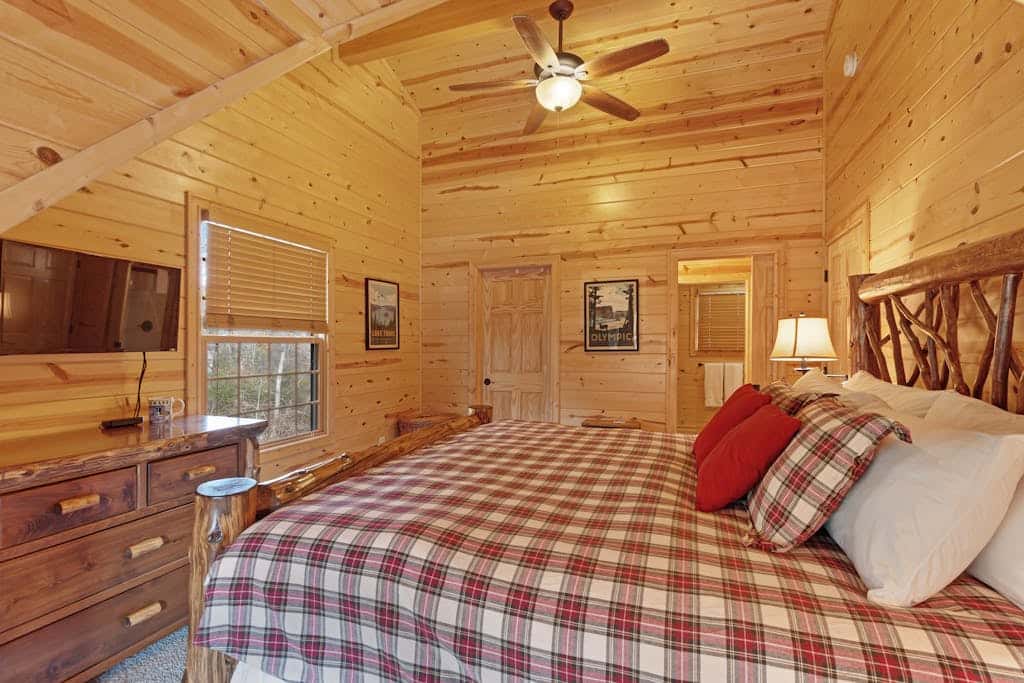 Kingfisher Cove Cabin 2