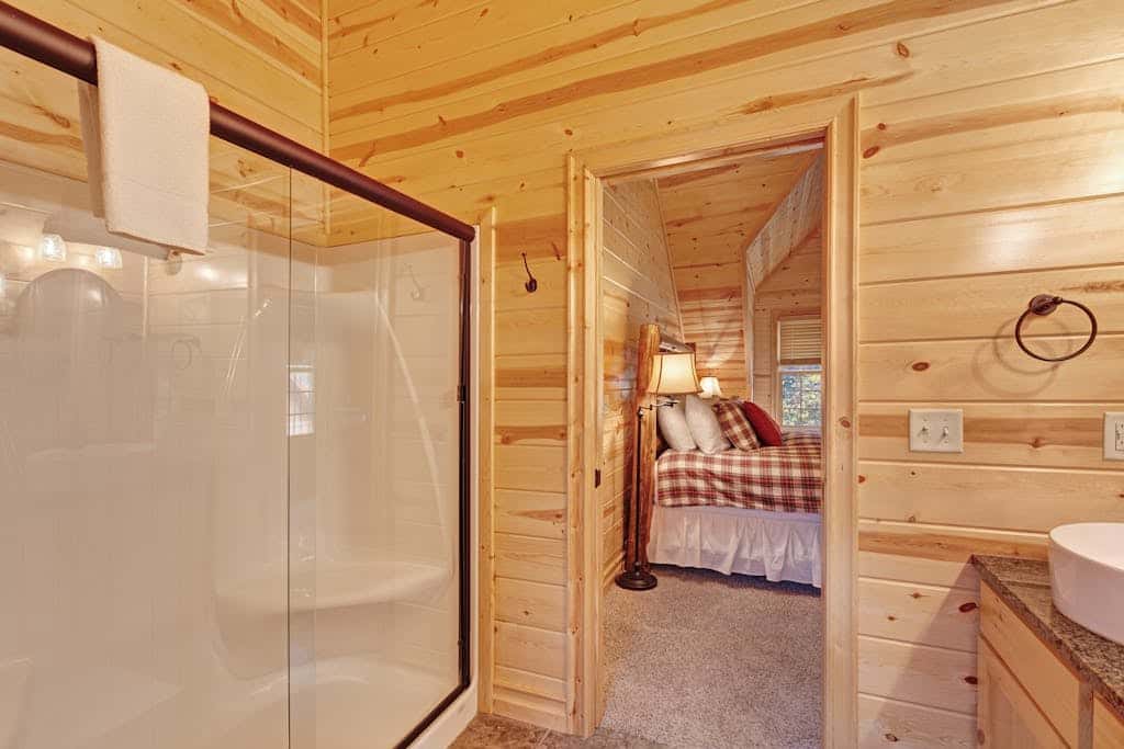 Kingfisher Cove Cabin 2