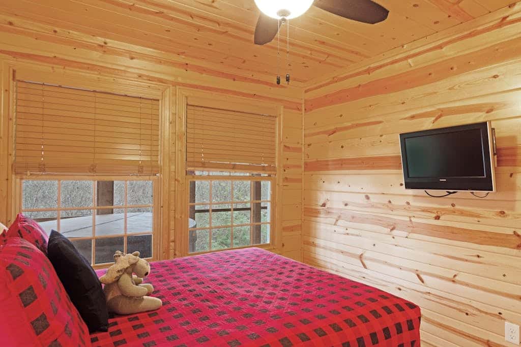 Kingfisher Cove Cabin 2