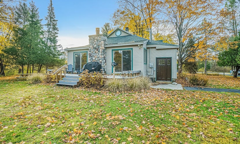 Terrific riverfront home near the slopes w/ firepit, free WiFi & five-acre lot