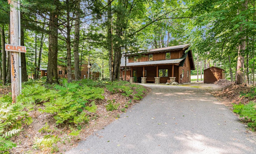 The Log Cabin | House in Thompsonville walking distance to resort amenities