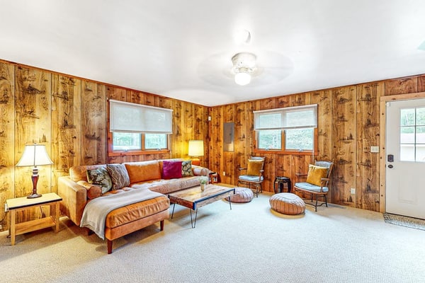 Secluded Home with Firepit, Gas Grill, WIFI, WFH Station & Private W/D