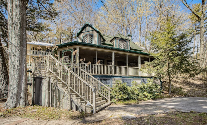 Calming Cottage on the River W/ Furnished Porch, Lofted Layout & Ideal Location