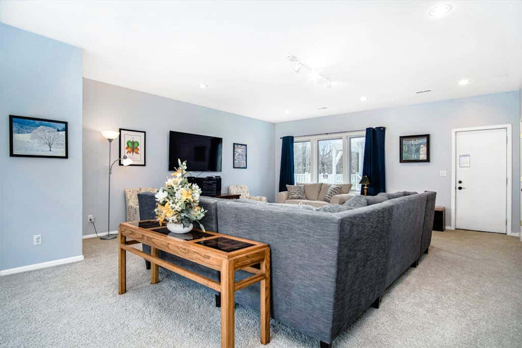 Harbor Country Family Lodge