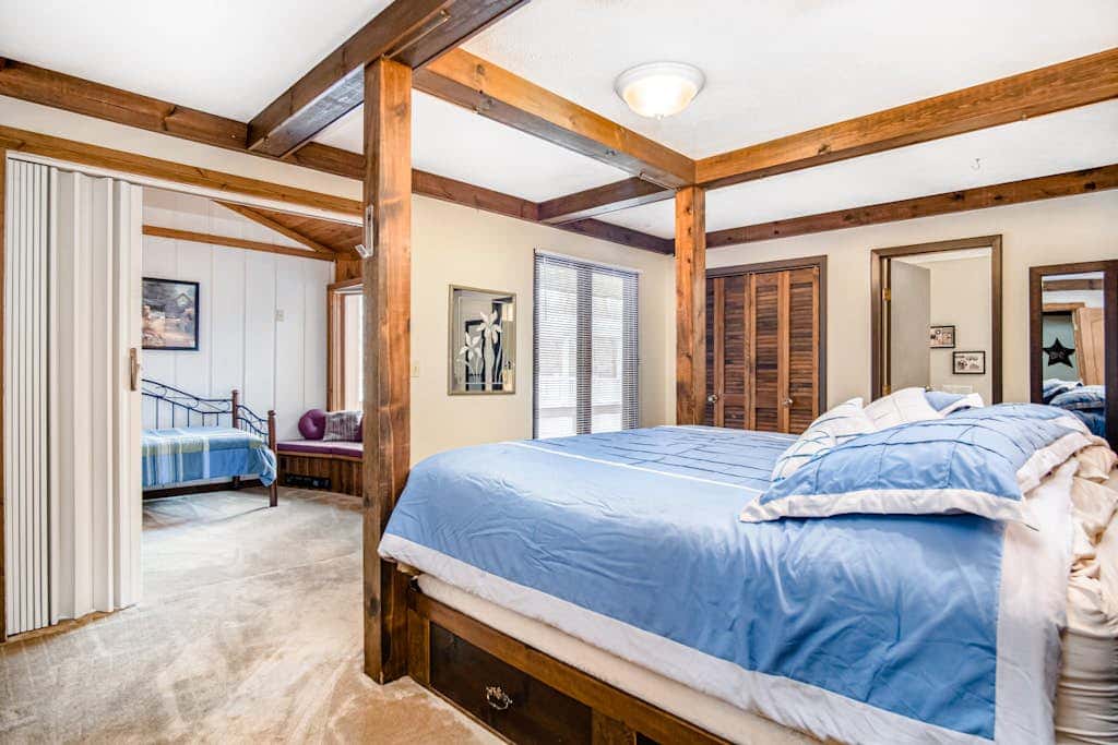 Harbor Country Family Lodge