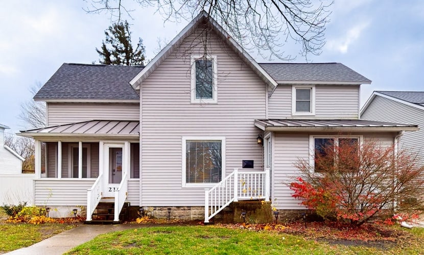Spacious Home Near South Beach, w/ a Pool, Hot Tub, Game Room, & Fenced in Yard