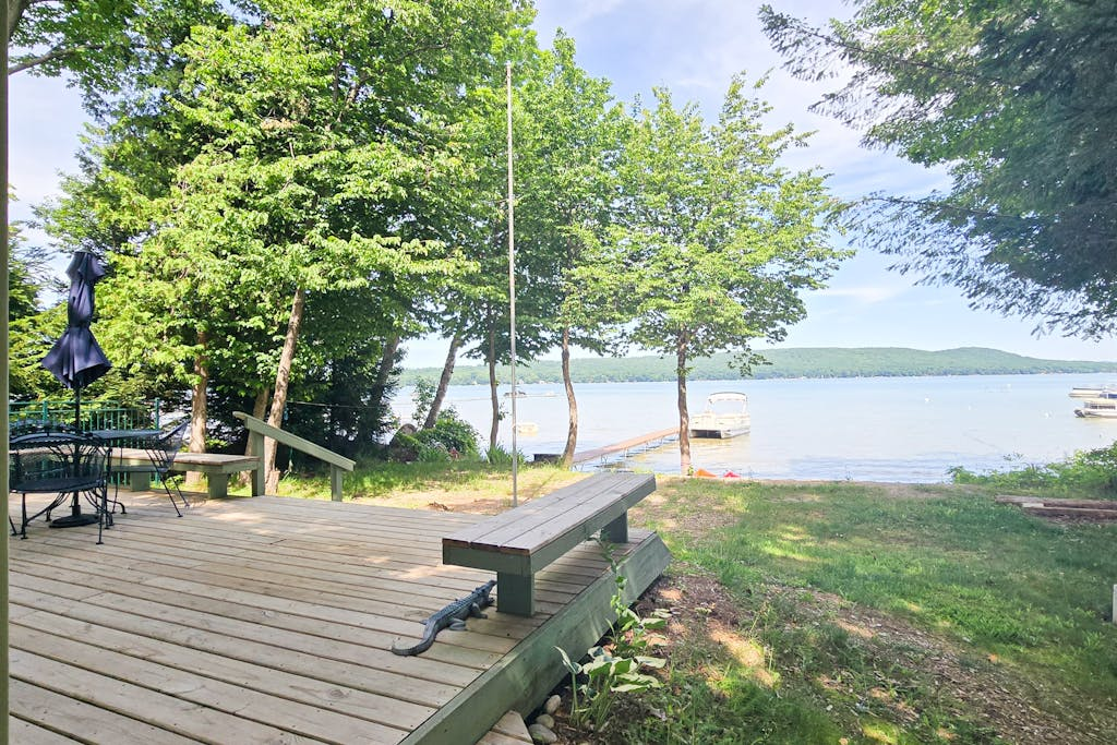 Dune Hideaway: On Little Glen Lake