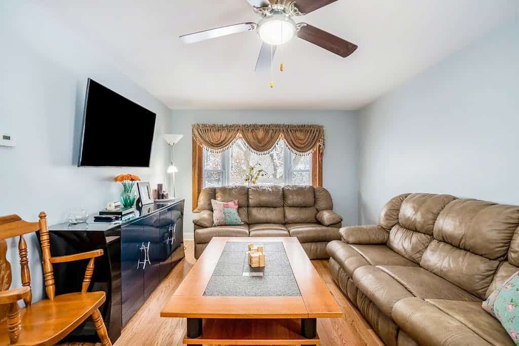 Dog-friendly house with private washer/dryer, Pack 'n Play, gas grill