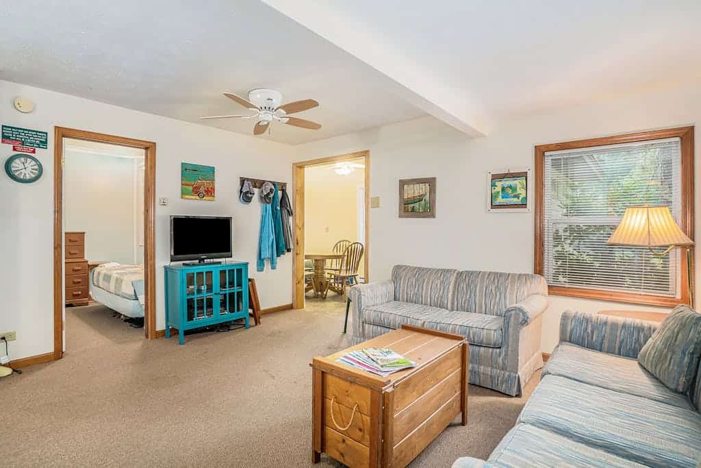 Goshorn Lake's Endless Summer | Cottage in Saugatuck w/ pool access