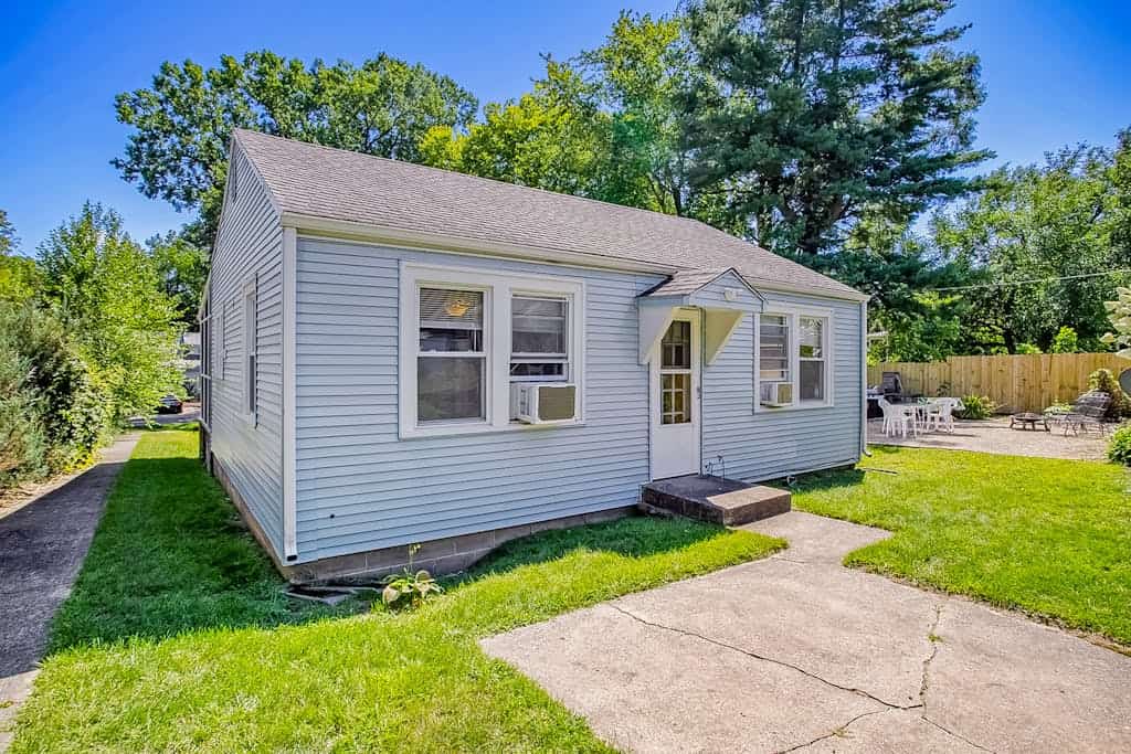 Enchanting dog-friendly home w/ grill, firepit, full kitchen, & washer/dryer