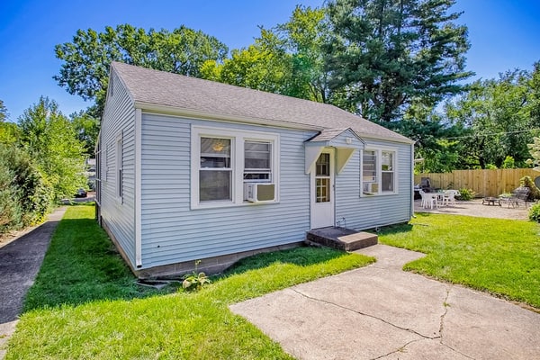 Enchanting dog-friendly home w/ grill, firepit, full kitchen, & washer/dryer