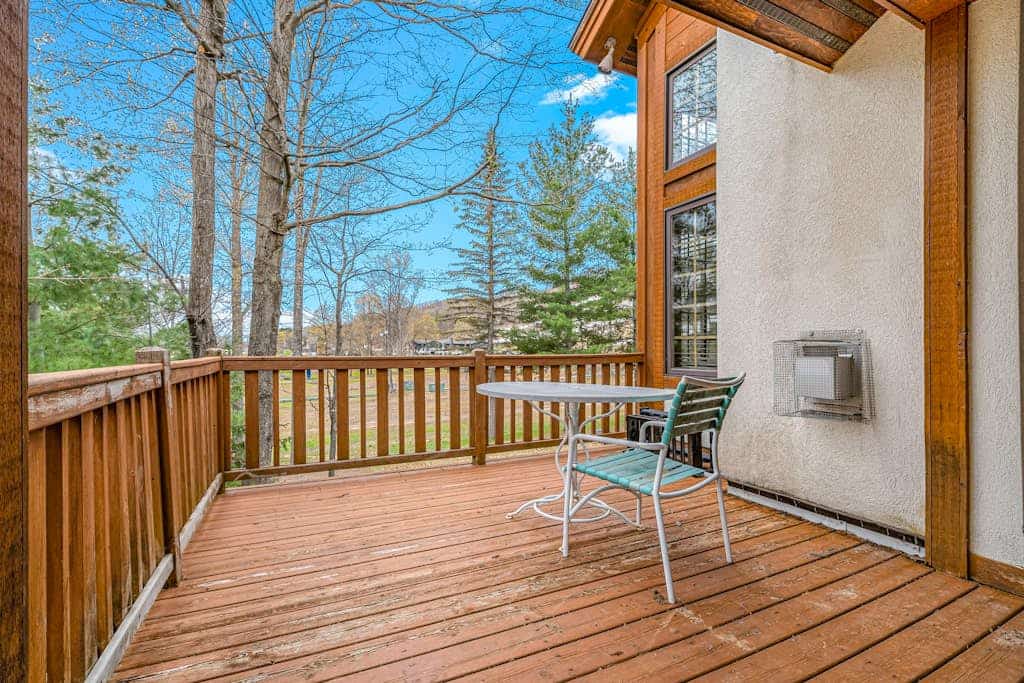 Exquisite dog-friendly condo with pool, tennis, hot tub, skiing, & central AC