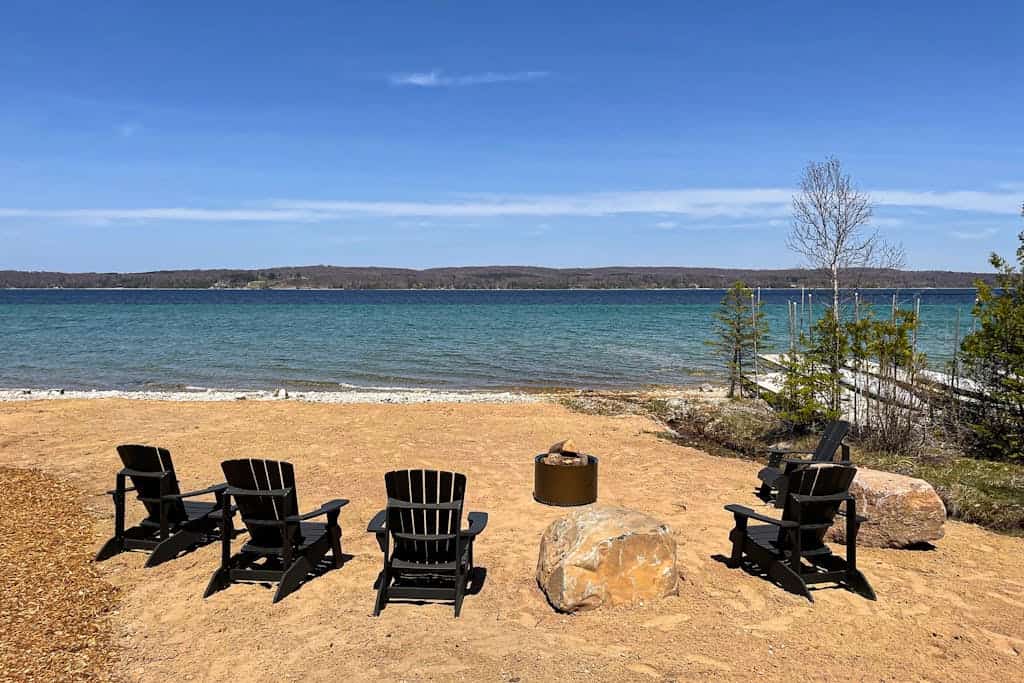 Lakeside luxury Home‚Äîdock, firepit, and easy access to Michigan‚Äôs best towns!