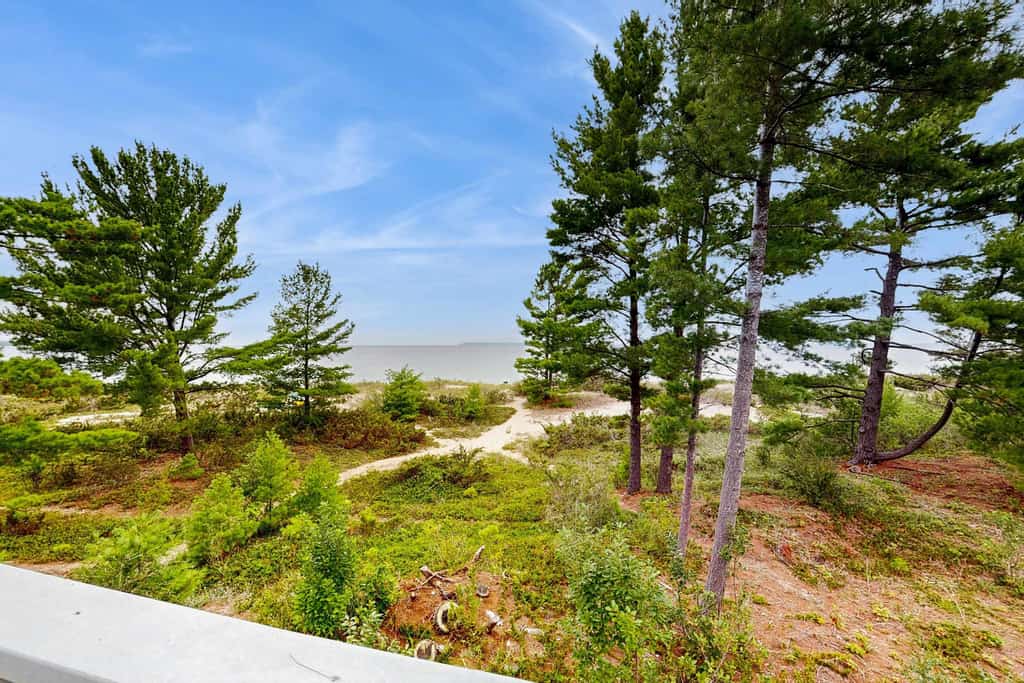 Beautiful beachfront townhouse with deck, water views, community firepit