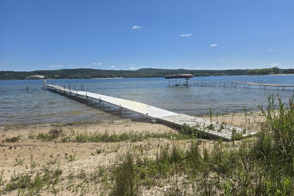 Rustic Cottage w/ dock access, kayaks, and year-round adventures in East Jordan