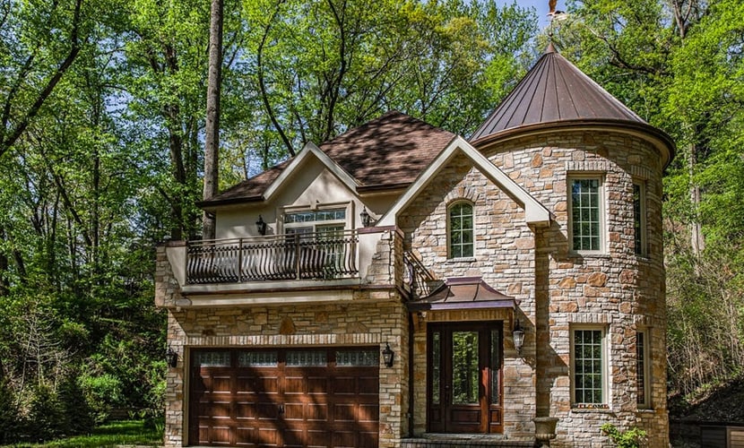 Classic home w/ private hot tub, sauna, & outdoor fireplace - 350 feet to beach