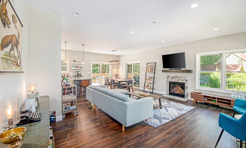 Fantastic family home near the lake with WiFi and large deck