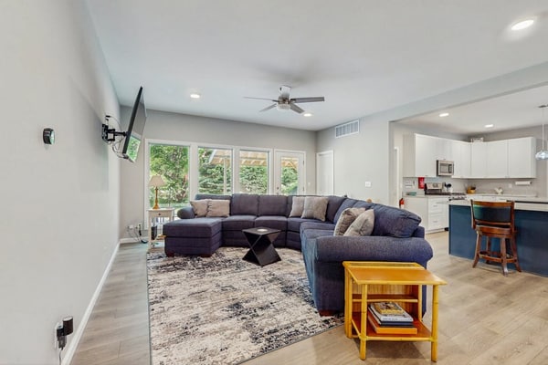 Modern Harbor County Home w/ hot tub, ping-ping, patio, grill, & walk to beach!