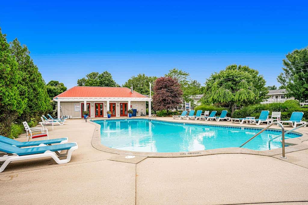Updated condo with well-equipped kitchen, pool, firepits, grill, & gas fireplace