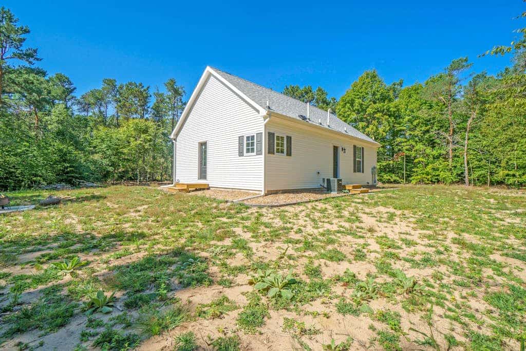 Secluded & contemporary cottage with a washer/dryer, central AC, & firepit