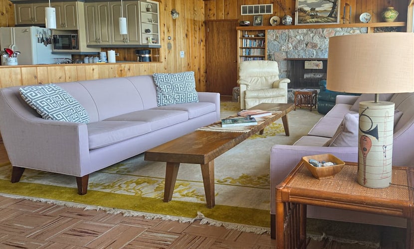 Spacious vacation gem on Crystal Lake w/gas fireplace, WiFi, central AC, firepit