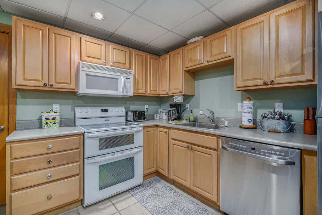 Boyne Mountain Getaway - Unit B
