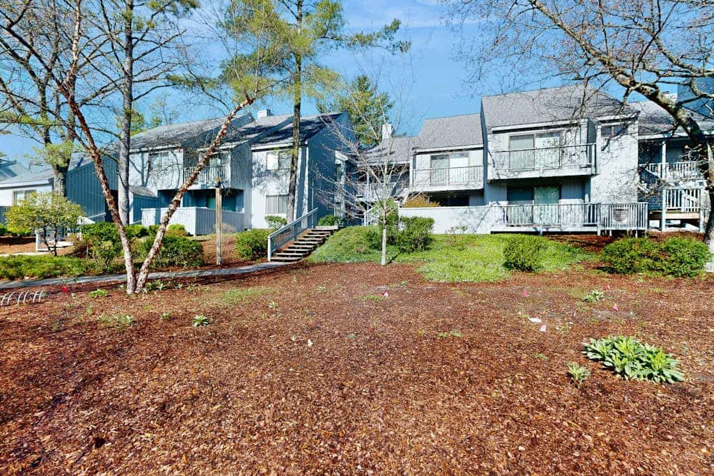 Desirable beachfront condo in Glen Arbor with patio, fireplace, kitchenette & AC