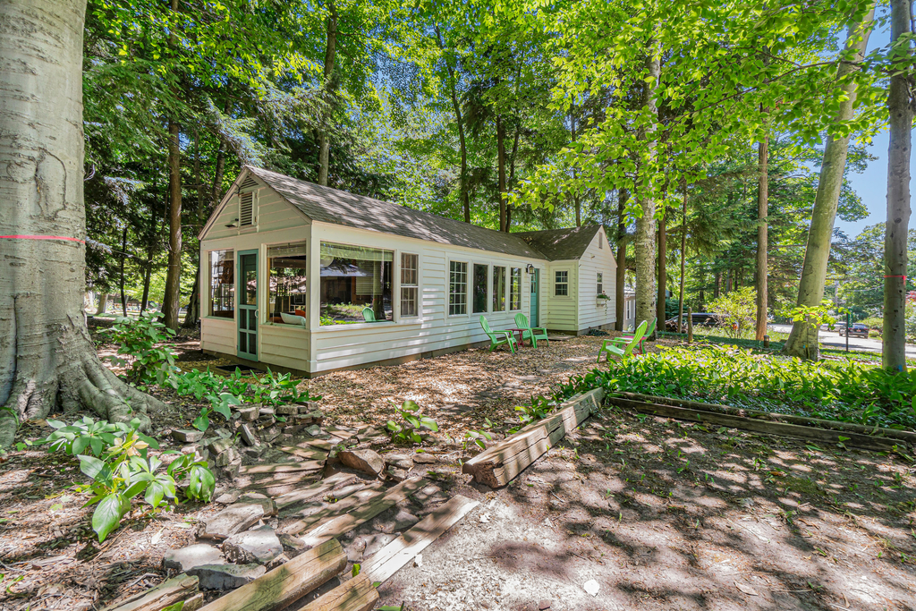 Cottage Living