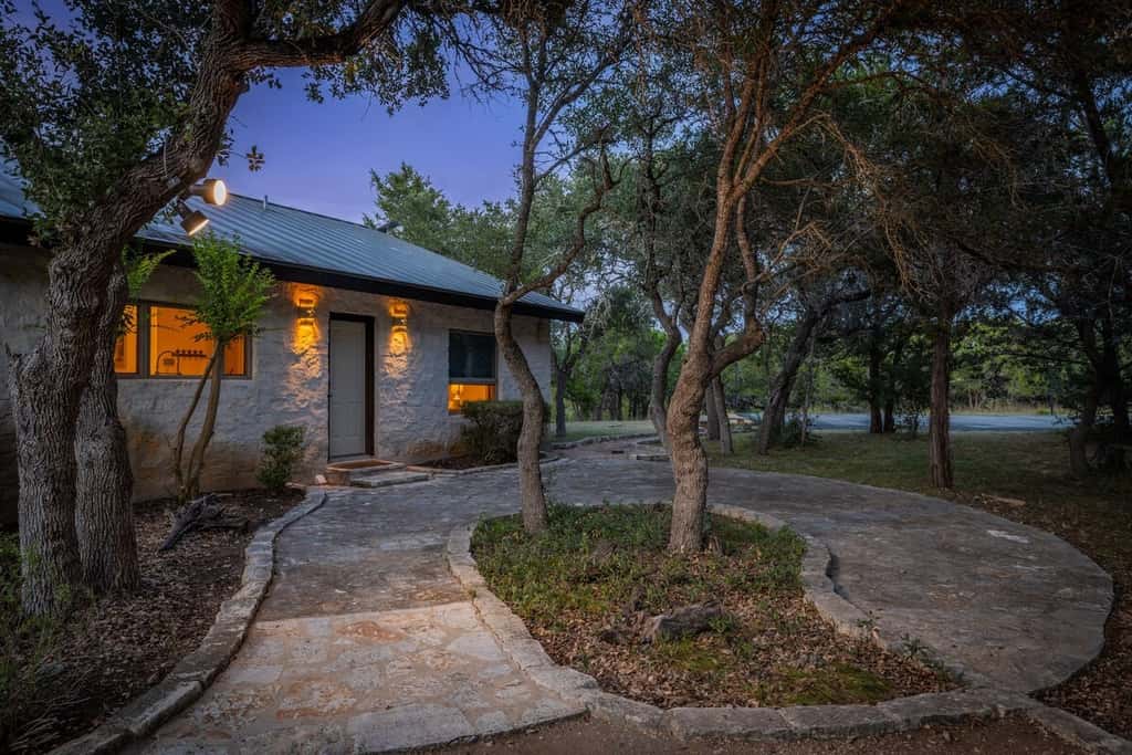 Triple 3 Ranch | Pool, Tennis & Pickleball Retreat