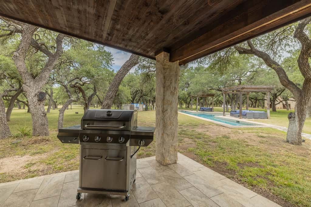 Triple 3 Ranch | Pool, Tennis & Pickleball Retreat