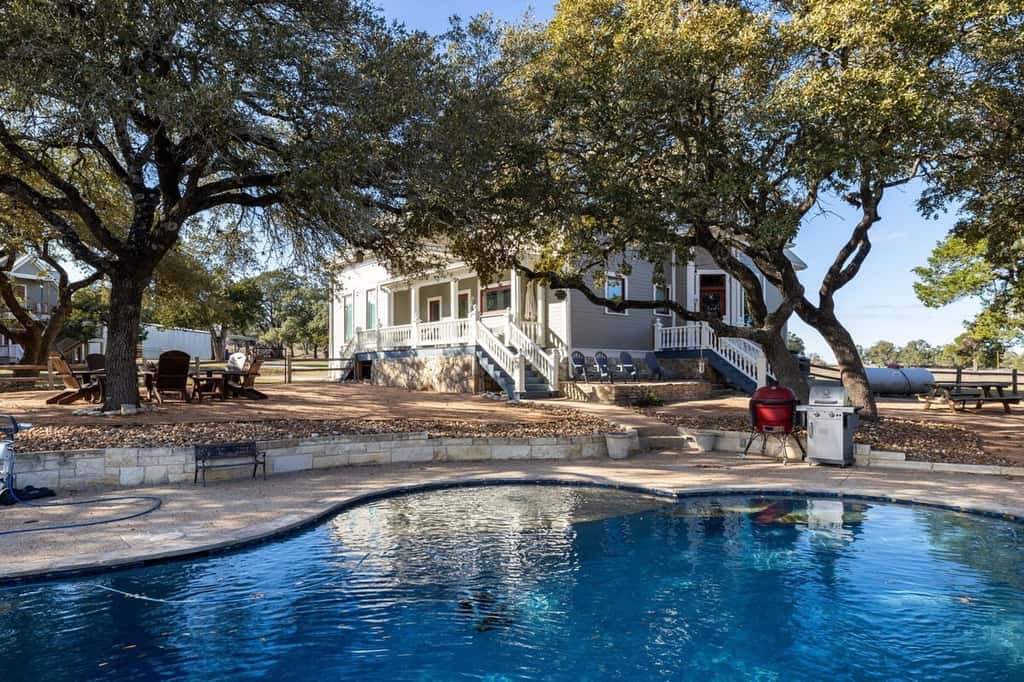 Unique Victorian Estate - The Llama Ranch