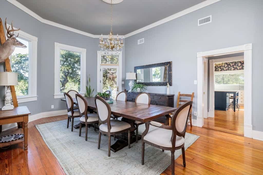 Unique Victorian Estate - The Llama Ranch