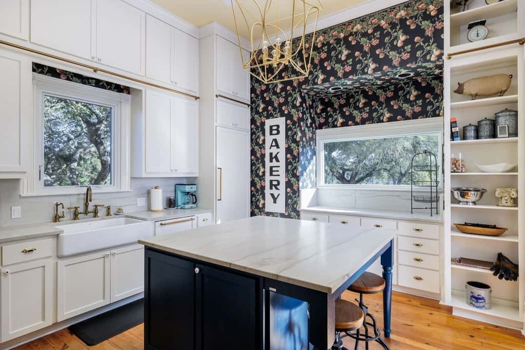 Unique Victorian Estate - The Llama Ranch