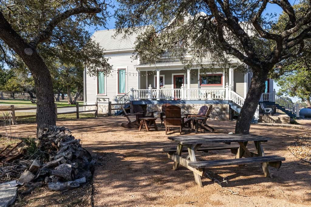 Unique Victorian Estate - The Llama Ranch