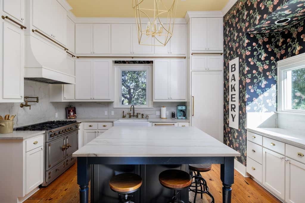 Unique Victorian Estate - The Llama Ranch