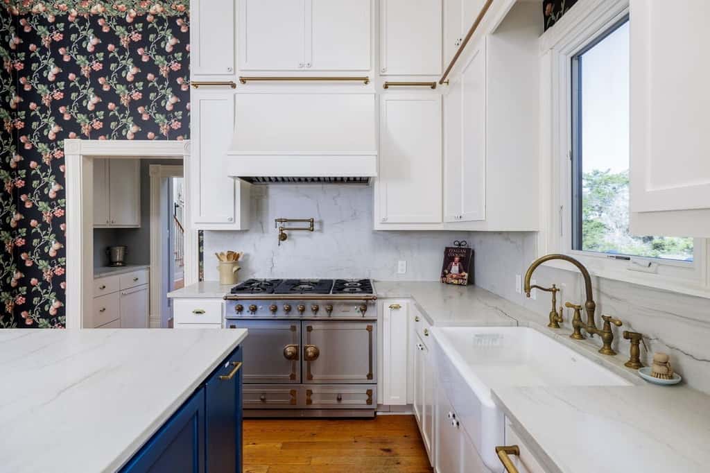 Unique Victorian Estate - The Llama Ranch