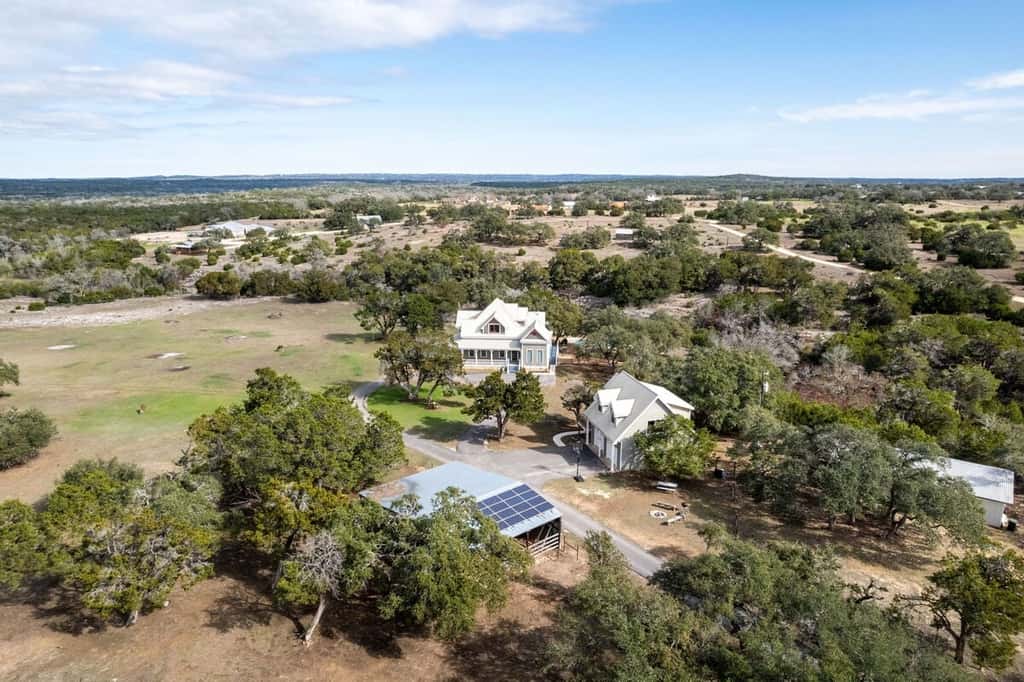 Unique Victorian Estate - The Llama Ranch
