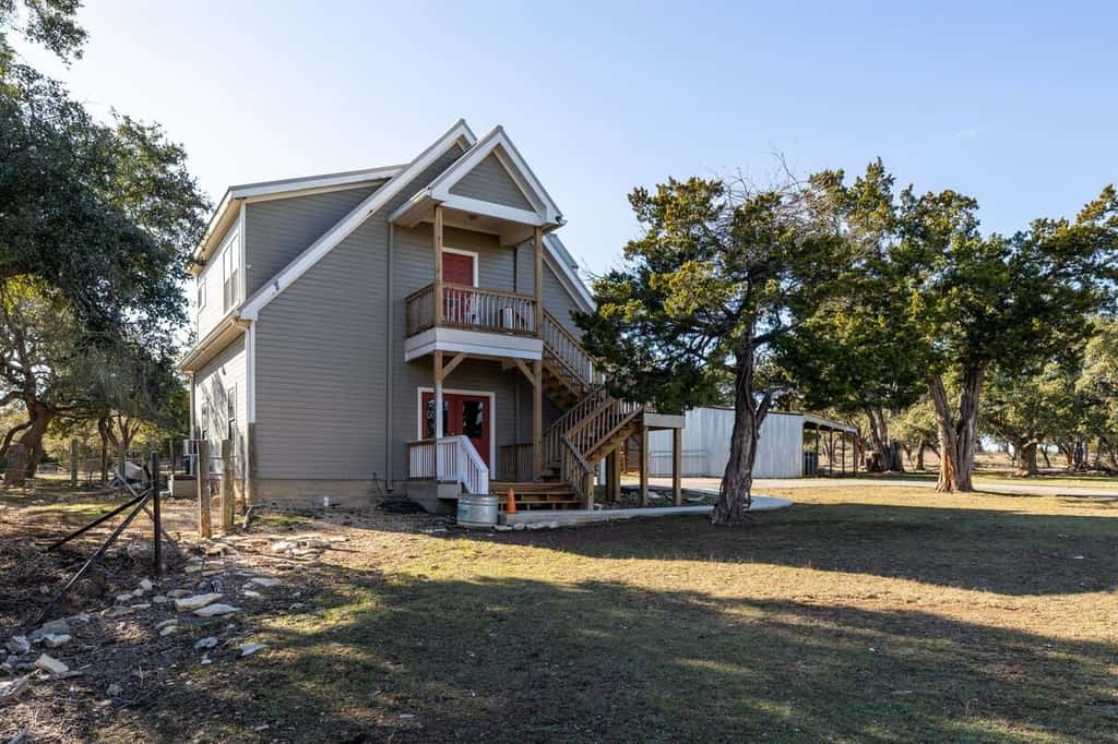 Unique Victorian Estate - The Llama Ranch
