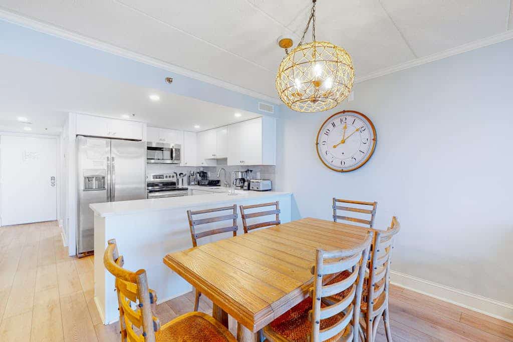 Amazing & Beachy Home w/Shared Pool, Free WiFi, AC, W/D, Balcony Water Views