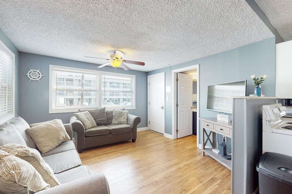 Charming Downtown Condo w/ Pool - Walk to Beach, Bay, Boardwalk
