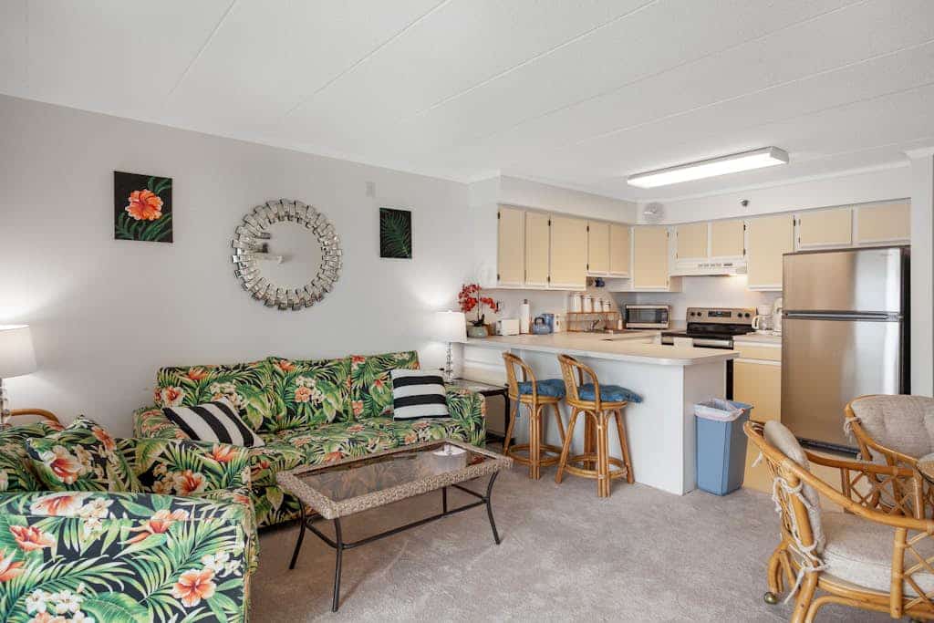 Oceanfront condo with water-view balcony, outdoor pool, washer/dryer & AC